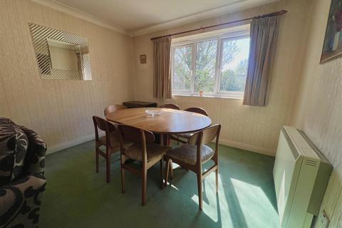 2 bedroom flat for sale, Parklands, Charlton Drive, Sale