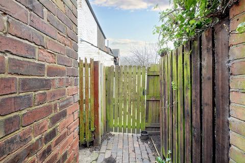 74 Godfrey Street, Netherfield, Nottingham, NG4 2JG