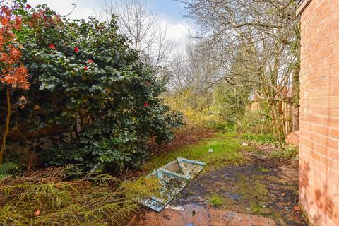 31 Bull Meadow Lane, Wombourne, Wolverhampton, WV5 9DE