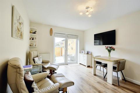 2 bedroom bungalow for sale, Hemsby Court, Arnold, Nottingham