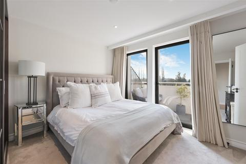 2 bedroom apartment to rent - Littleworth Road, Esher KT10