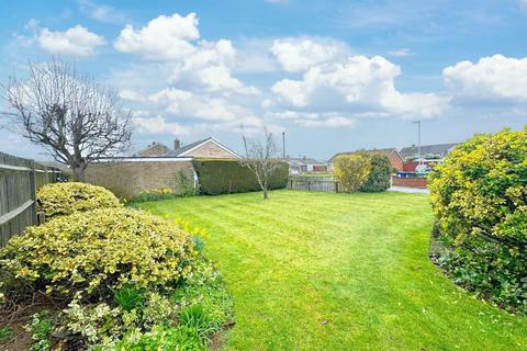 2 bedroom detached bungalow for sale - Northfield Close, Gamlingay SG19