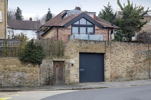 3 bedroom detached house for sale, Pearcefield Avenue, Forest Hill, SE23