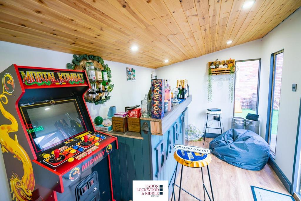 Garden Bar