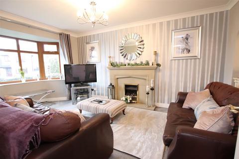 4 bedroom detached house for sale - Coppice View, Idle