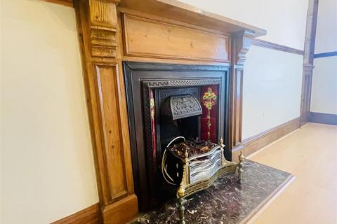 158 Carmarthen Road, Cross Hands, Llanelli, SA14 6TH