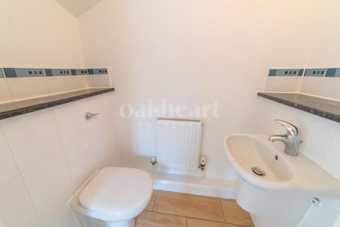 3 bedroom end of terrace house to rent, Radvald Chase, Stanway