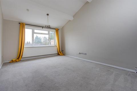 3 bedroom apartment to rent - Linnet Close, Cardiff CF23