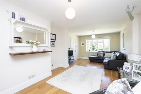 37 Graylands, Theydon Bois, Epping, CM16 7LB