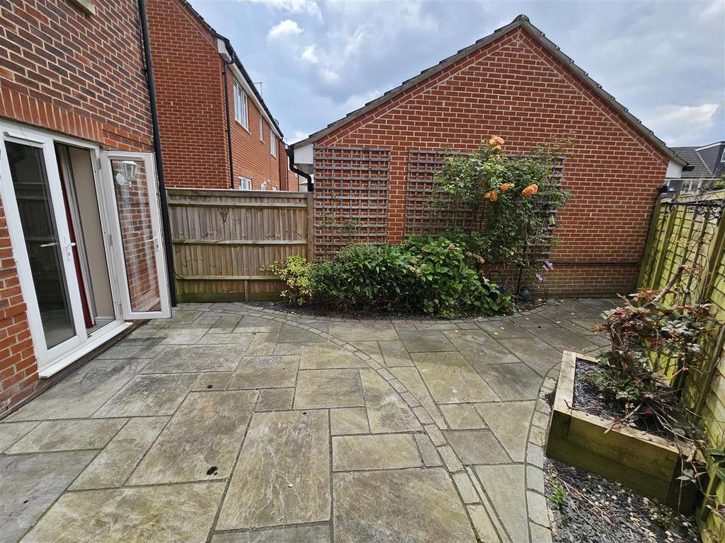 Rear Garden (2).jpg