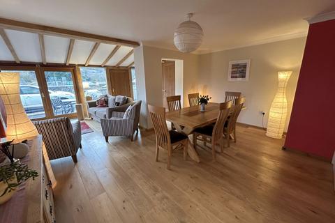 4 bedroom end of terrace house for sale - Canal Road, Brecon, LD3