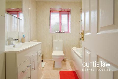 21 Arbour Drive, Blackburn, BB2 4LF
