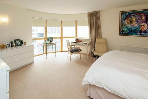 3 bedroom flat to rent - Richbourne Court, Marylebone W1H