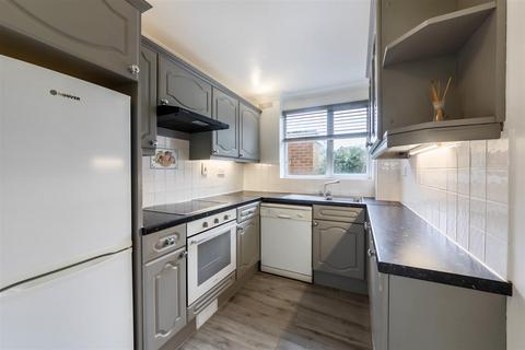2 bedroom apartment for sale - Brockley Combe, Weybridge KT13