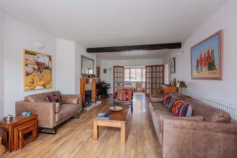 20 Middlegreen Road, Slough, SL3 7BN