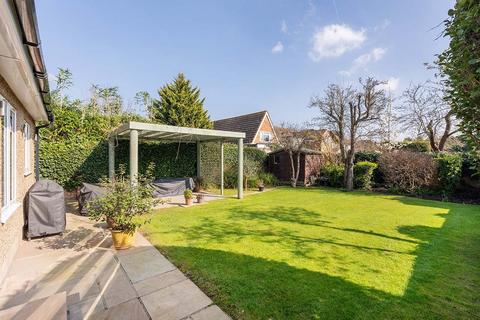 20 Middlegreen Road, Slough, SL3 7BN