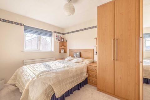 26 Maplin Park, Slough, SL3 8XY
