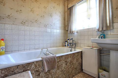10 Meadow Waye, Hounslow, TW5 9EZ