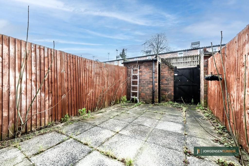 Portgate Close 31-004 LR - JT.jpg