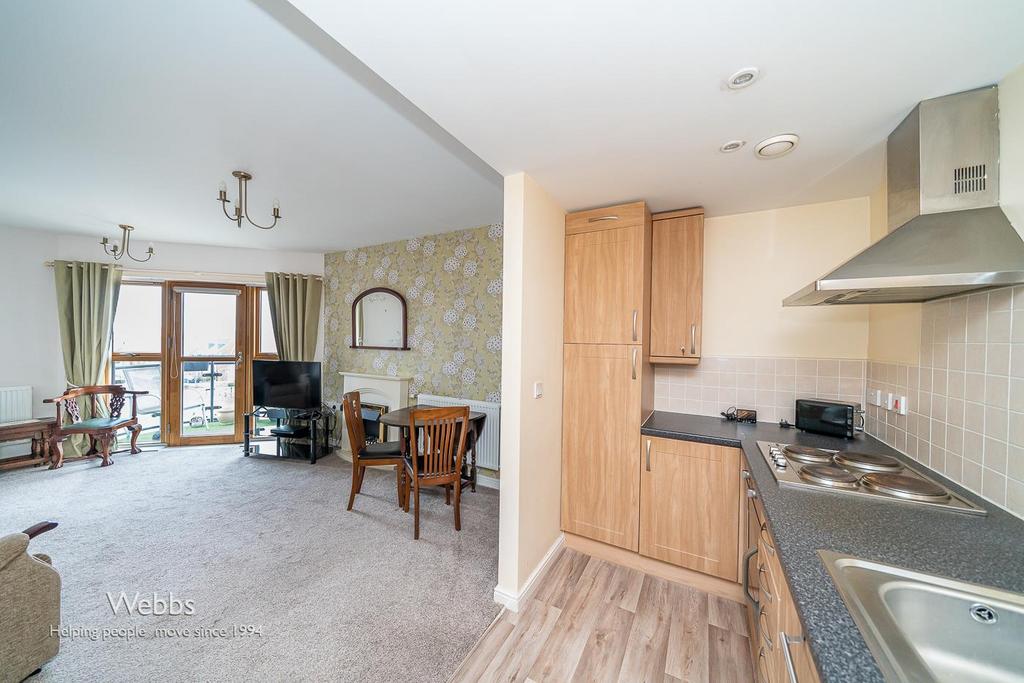 Earlswood Way, Cannock WS11 2 bed flat share for sale £32,500