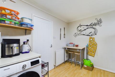 2 bedroom apartment for sale - Levens Close, Kendal LA9