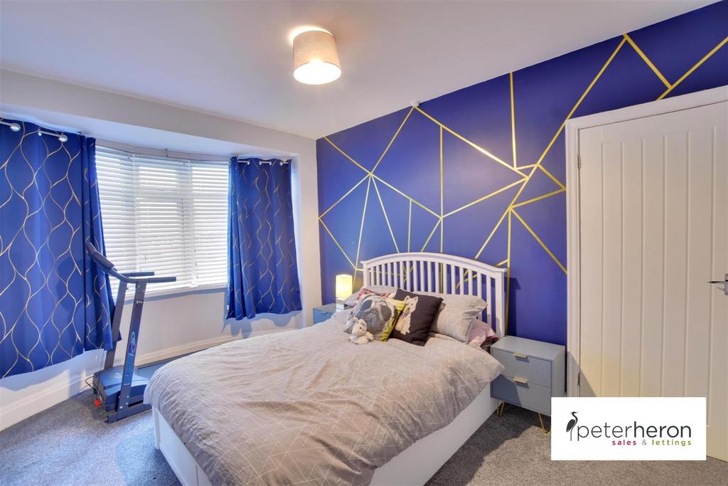 Bedroom 2 (rear)