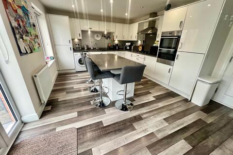 4 Bishops Close, Poulton-le-fylde, FY6 7GF