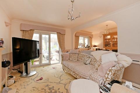 7 Everard Glade, Sheffield, S17 4NG