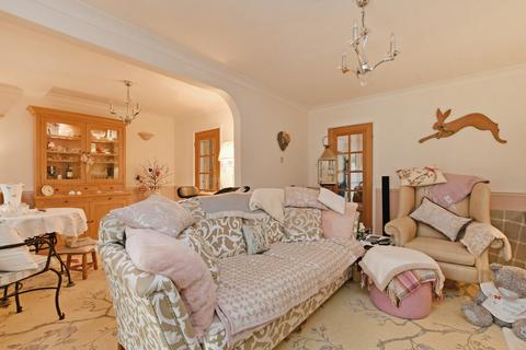 7 Everard Glade, Sheffield, S17 4NG