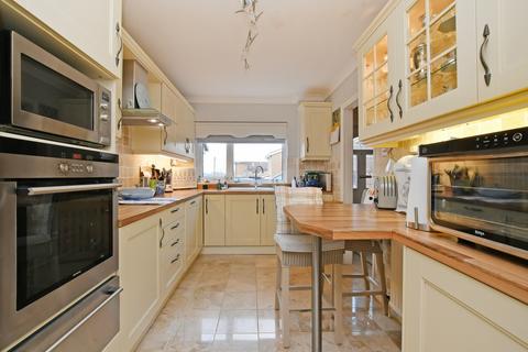 7 Everard Glade, Sheffield, S17 4NG