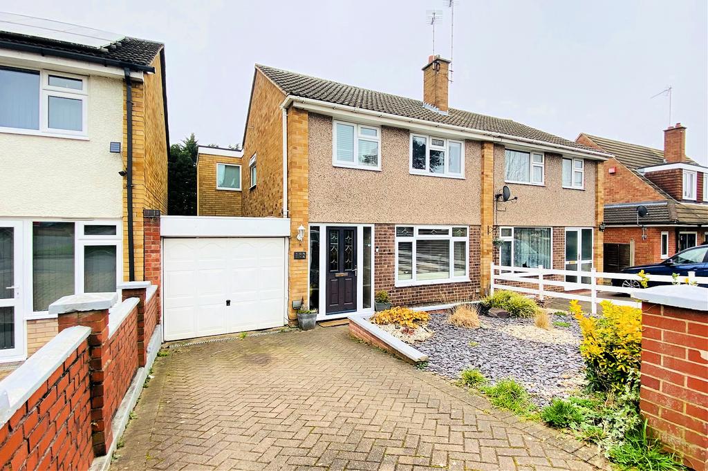 Packer Avenue, Leicester Forest East... 4 bed semidetached house for