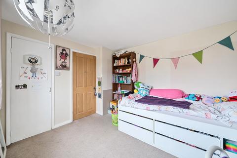 5 Copthall Way, New Haw, Addlestone, KT15 3TX