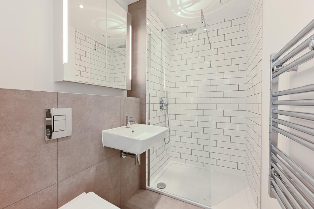 B ATHROOM