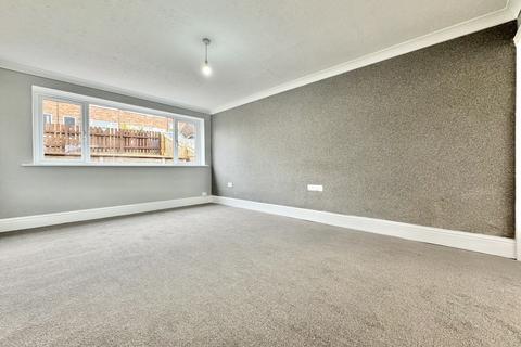 42 Broad Lane Close, Leeds, LS13 2UD
