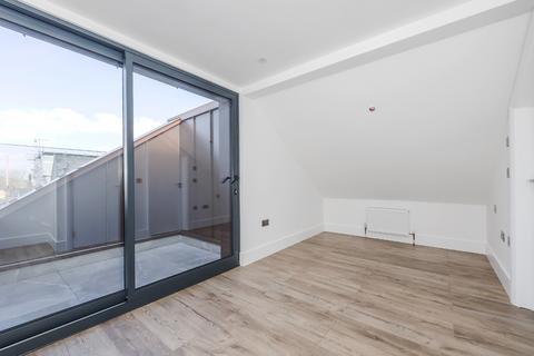 2 bedroom ground floor flat to rent - Crownfield Road, London, E15
