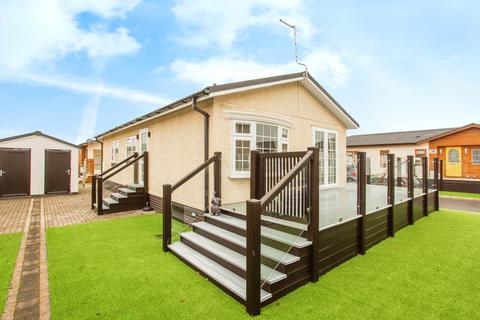 2 bedroom park home for sale, Canvey Island, Essex, SS8