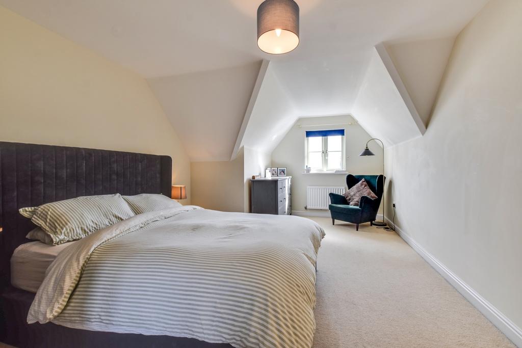Bedroom Top1 1