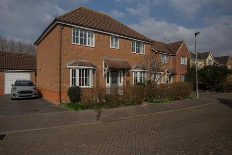 4 bedroom detached house for sale - Austin Court, Yaxley, Peterborough, Cambridgeshire. PE7 3GG