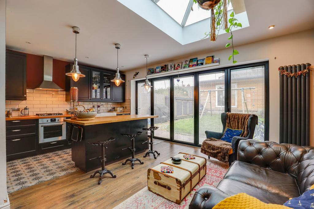 40 Greenfield Avenue, Dinas Powys... 4 bed semidetached house for sale