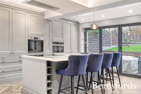 2 Priory Path, Romford, RM3 9AR