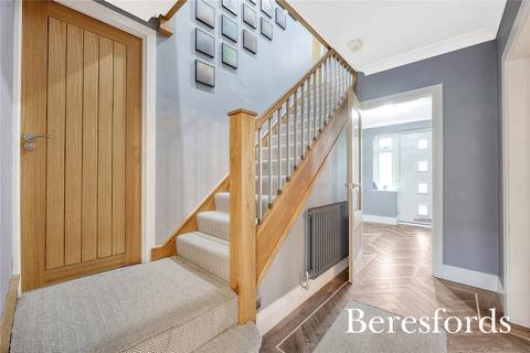 2 Priory Path, Romford, RM3 9AR