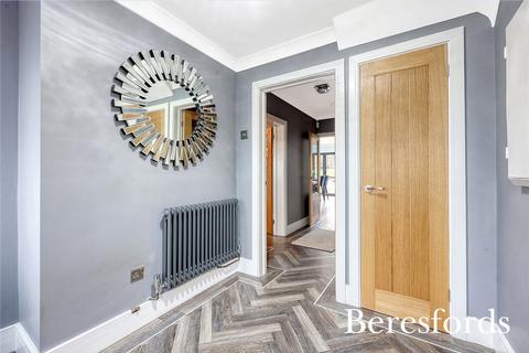 2 Priory Path, Romford, RM3 9AR