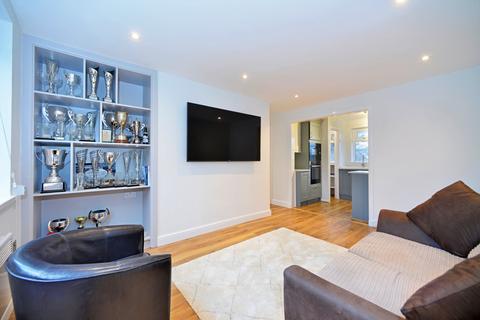 1 bedroom flat for sale, Dye House Road, Godalming GU8