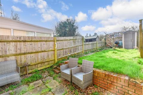 24 Ditton Place, Ditton, Aylesford, ME20 6SX
