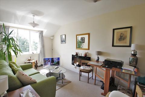 2 bedroom apartment for sale, Priestley Court Lilleys Alley, Tewkesbury, Gloucestershire, GL20