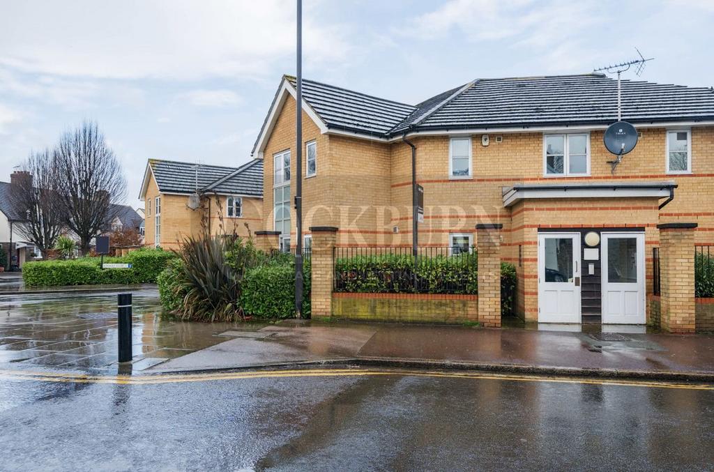Avery Hill Road, New Eltham, SE9 2 bed flat for sale £275,000