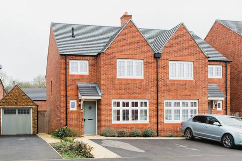 3 bedroom semi-detached house for sale - Bidwell Road, Banbury, OX16
