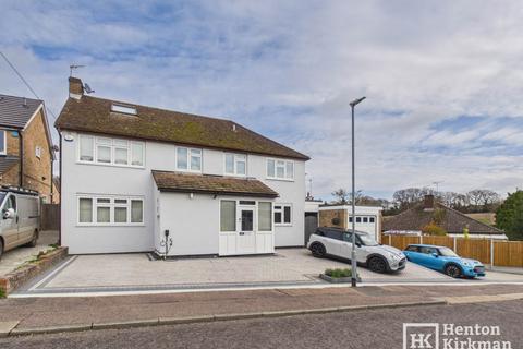 4 bedroom detached house for sale, Harrods Court, Billericay