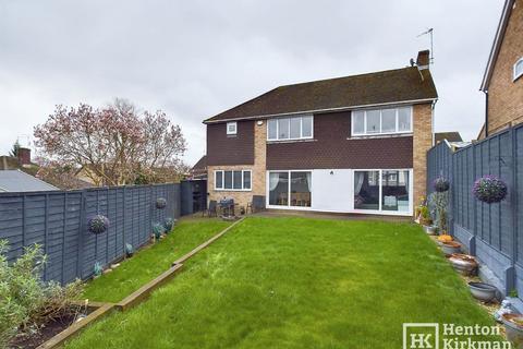 4 bedroom detached house for sale, Harrods Court, Billericay