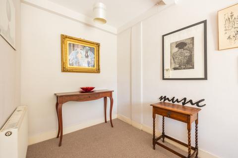 2 bedroom ground floor flat for sale, Western Terrace, Edinburgh EH12